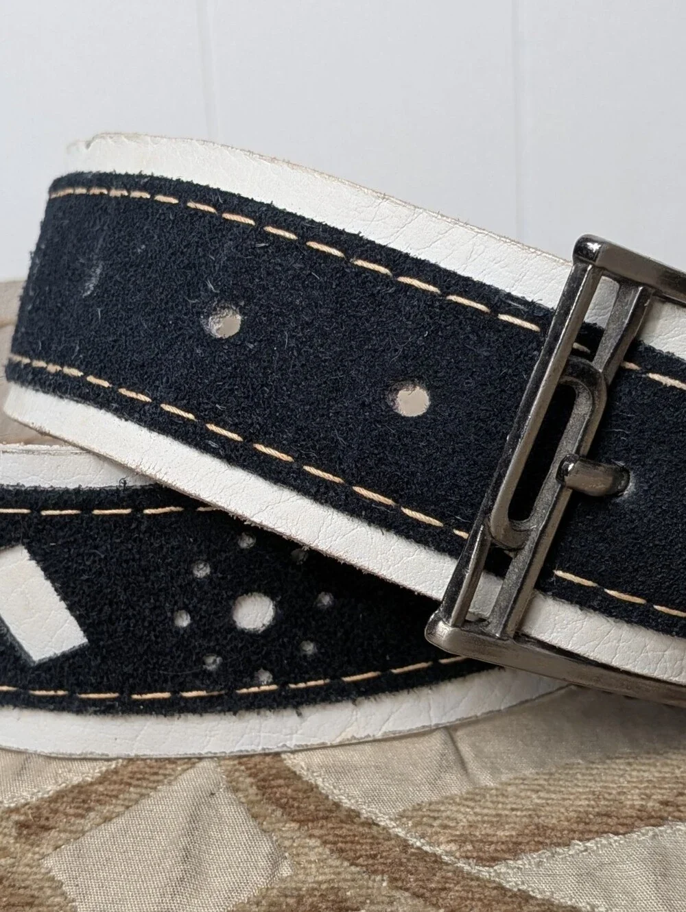 VTG Men's Shaggy Black Suede White Geometric Stitched Belt Metal Buckle Sz 30